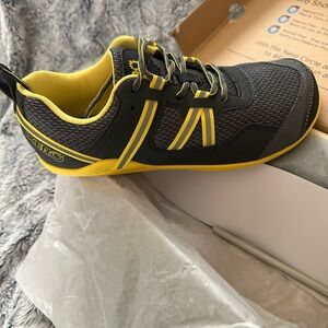 Men's Black and Yellow Athletic ZERO Shoes